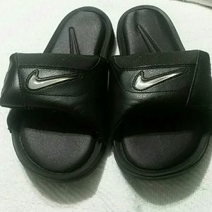 Boys Nike Custom Comfort Slide 2
